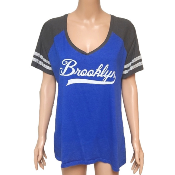 Tops - 𝅺Fluffy unicorn Brooklyn V neck T-shirt (code-P0063)